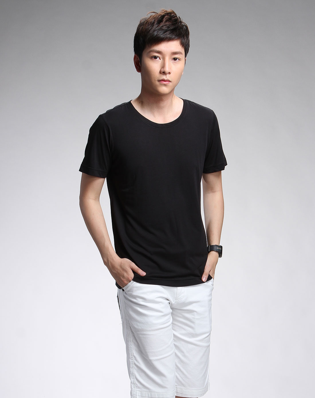 男款黑色圆点舒适短袖t恤