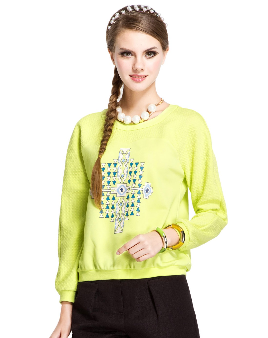 柠檬绿色长袖上衣