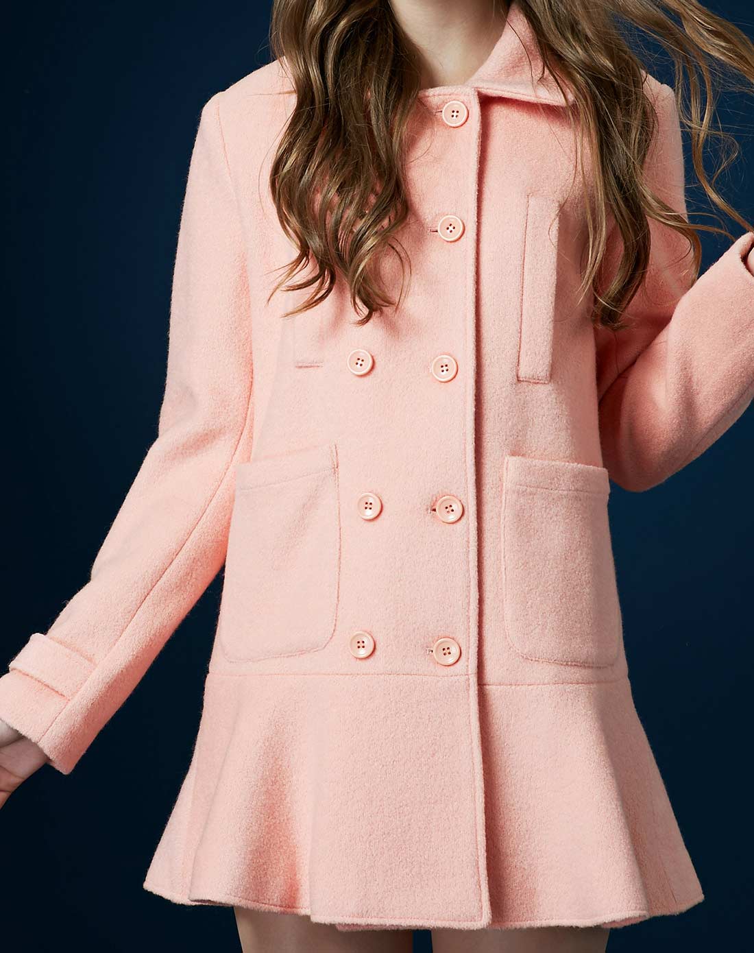 女款桔粉色呢大衣