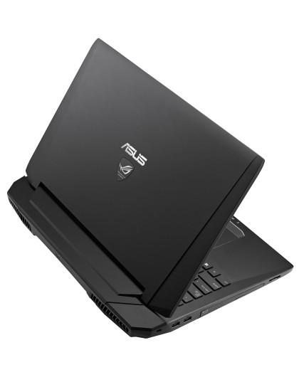华硕g750 笔记本电脑 win8系统黑色
