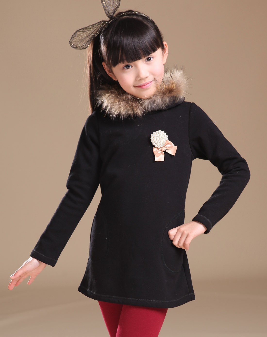 女童黑色卫衣
