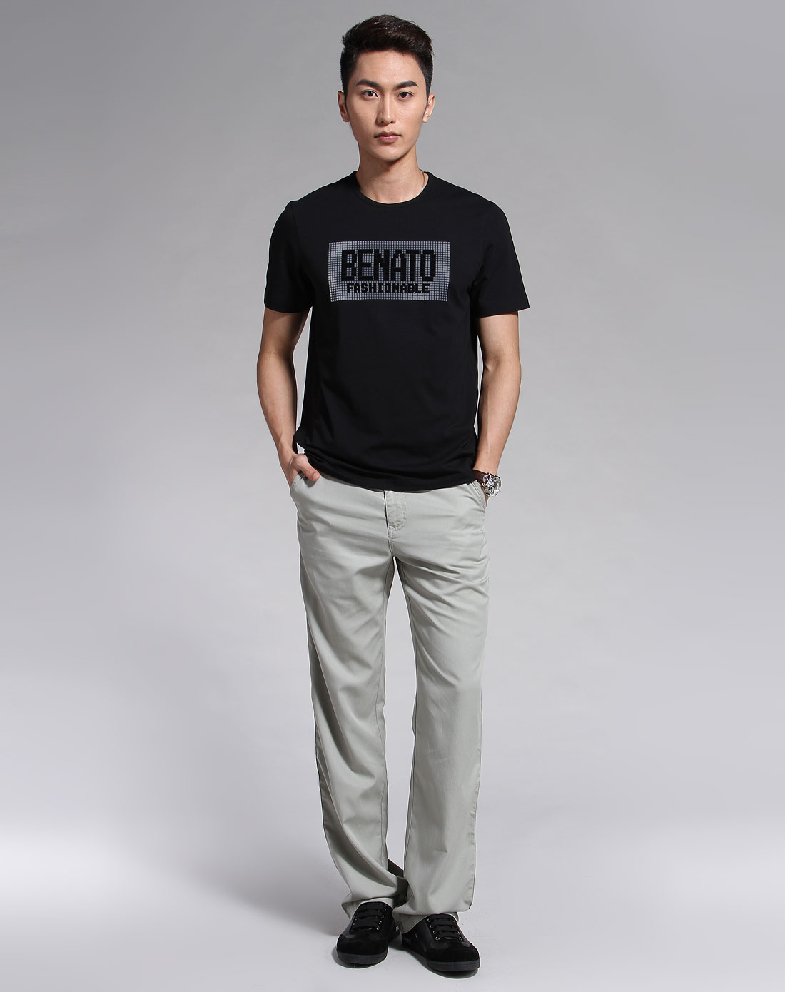 宾度j.benato 黑色时尚印花短袖t恤