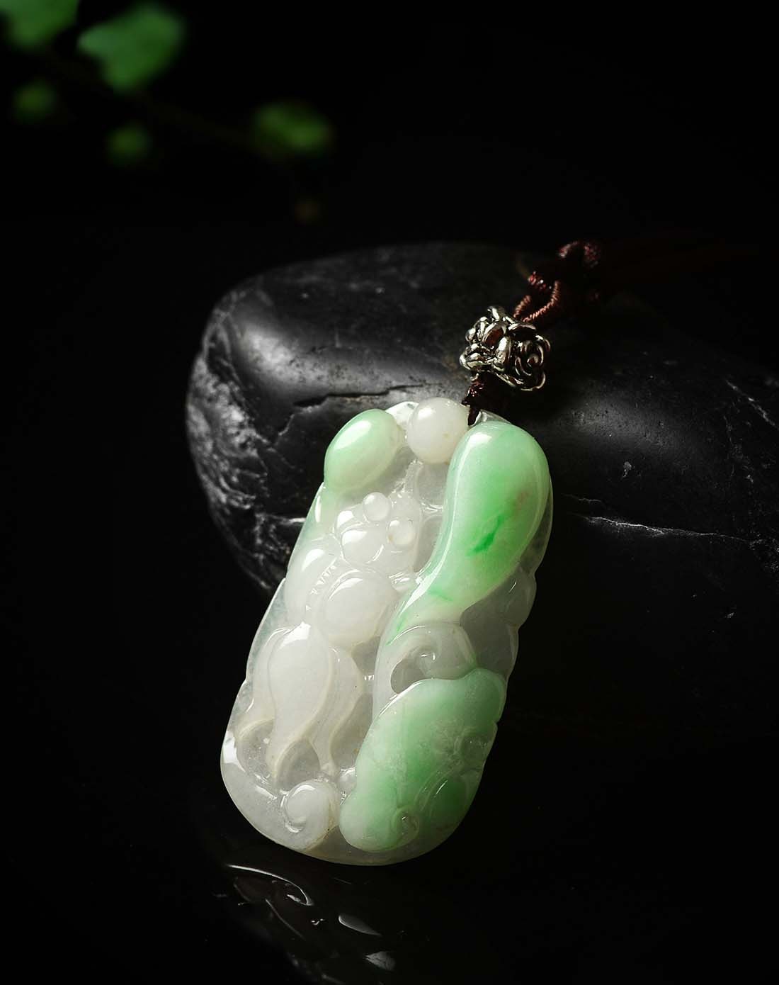 天然a货糯种飘阳绿盈润金玉满堂翡翠吊坠