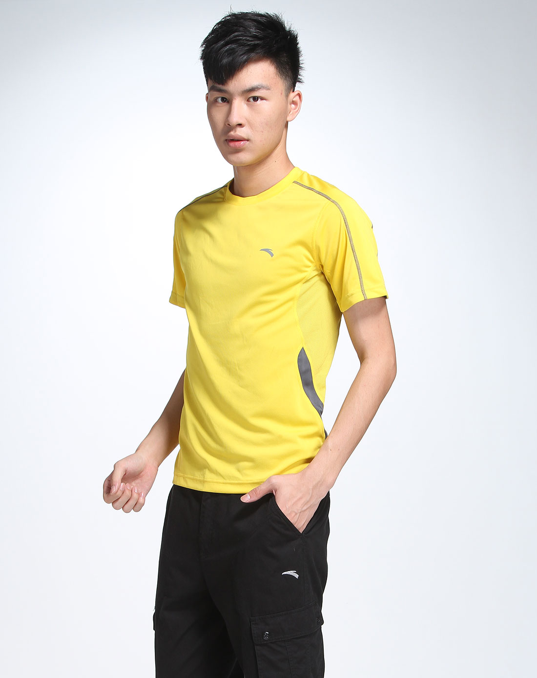 安踏anta男女装混合专场-男款 嫩黄色圆领短袖t恤