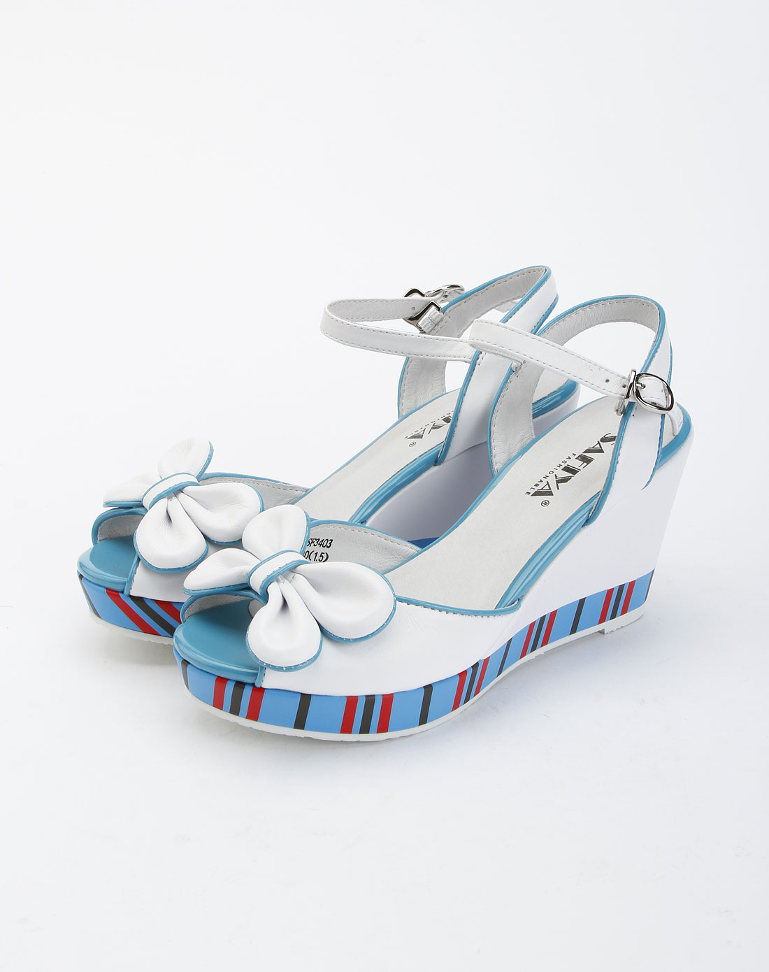 浅蓝/白色时尚坡跟凉鞋