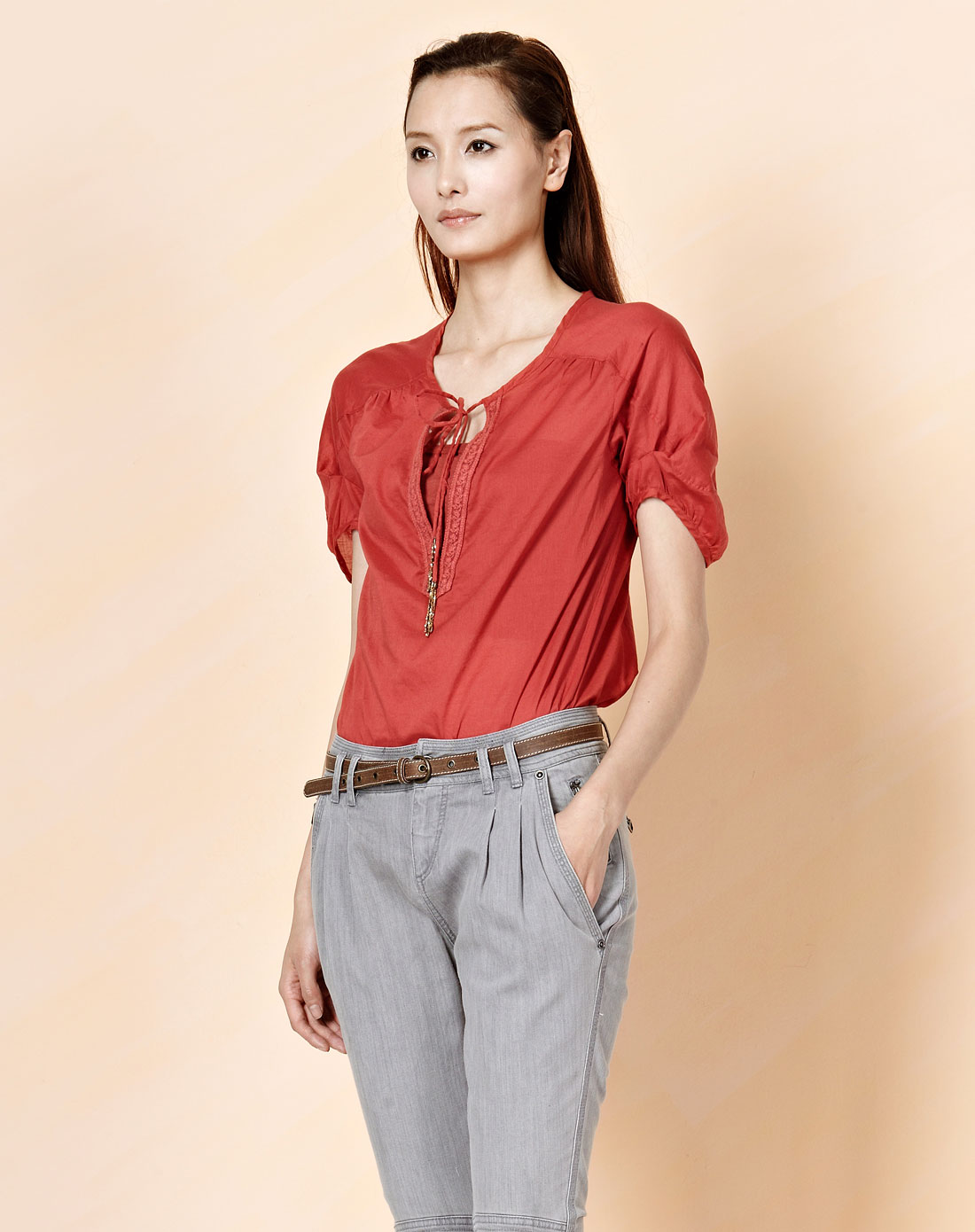 绯红色休闲短袖衬衫