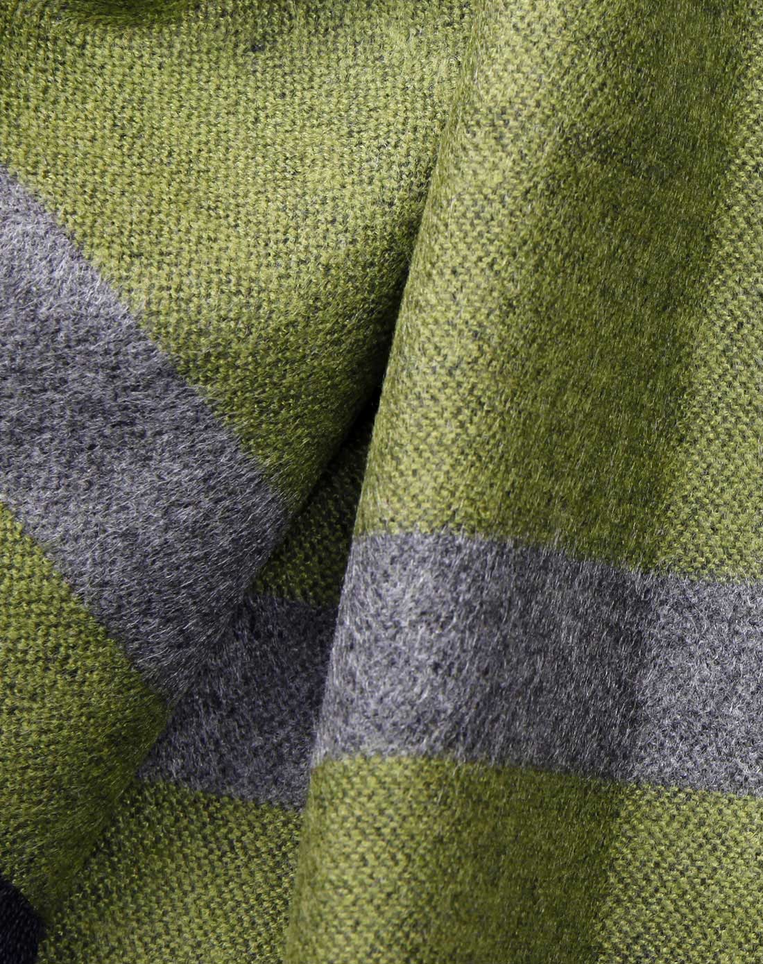 中性灰绿边时尚款蚕丝拉绒围巾