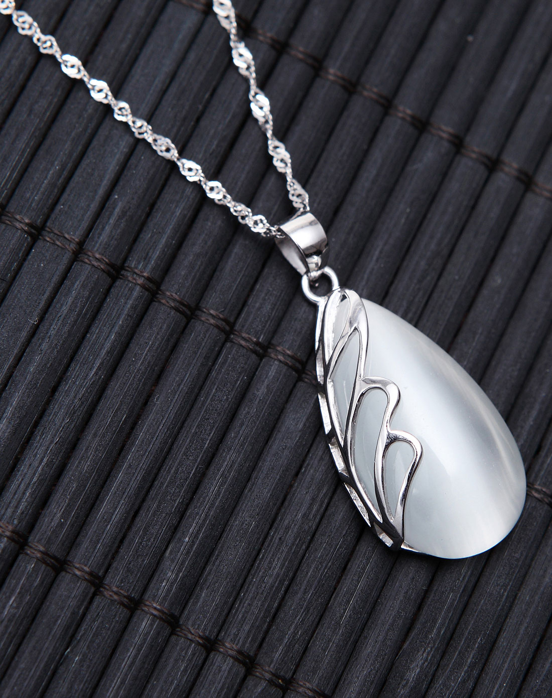 女款白色s925银猫眼石吊坠幸福美满(送项链一条)