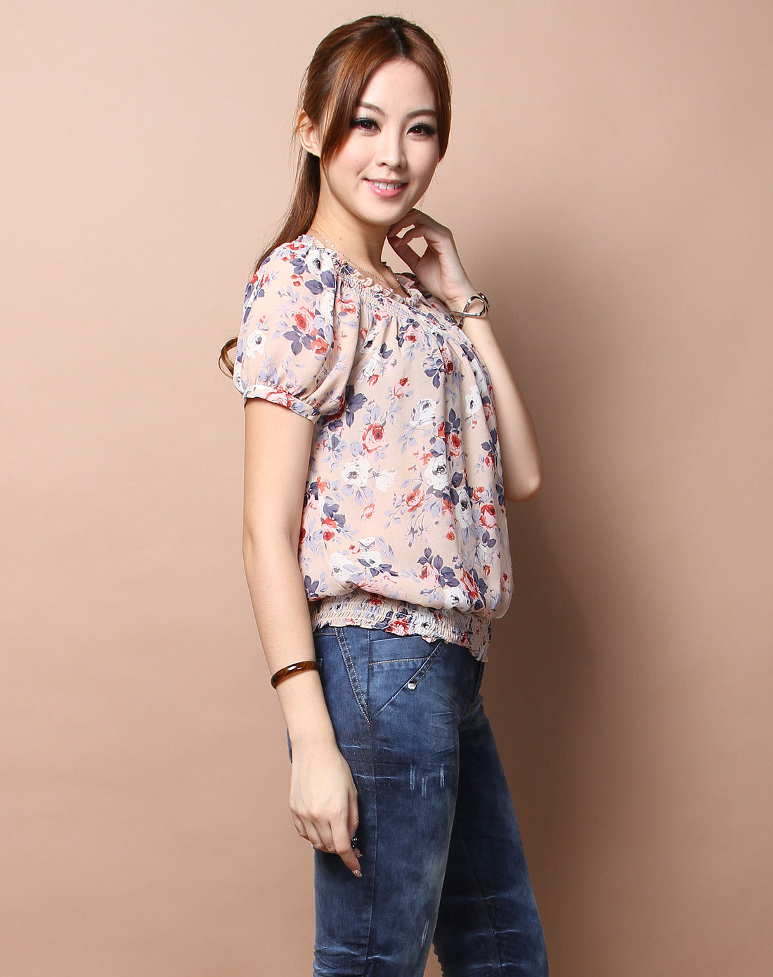 藕粉色印花短袖上衣