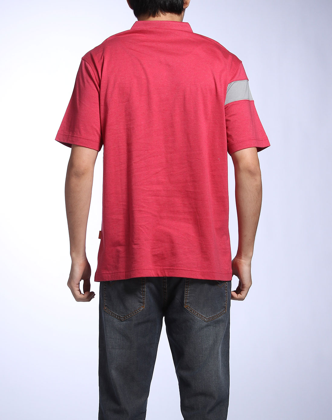 洋红色个性印图短袖t恤