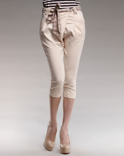 藕色时尚休闲中裤