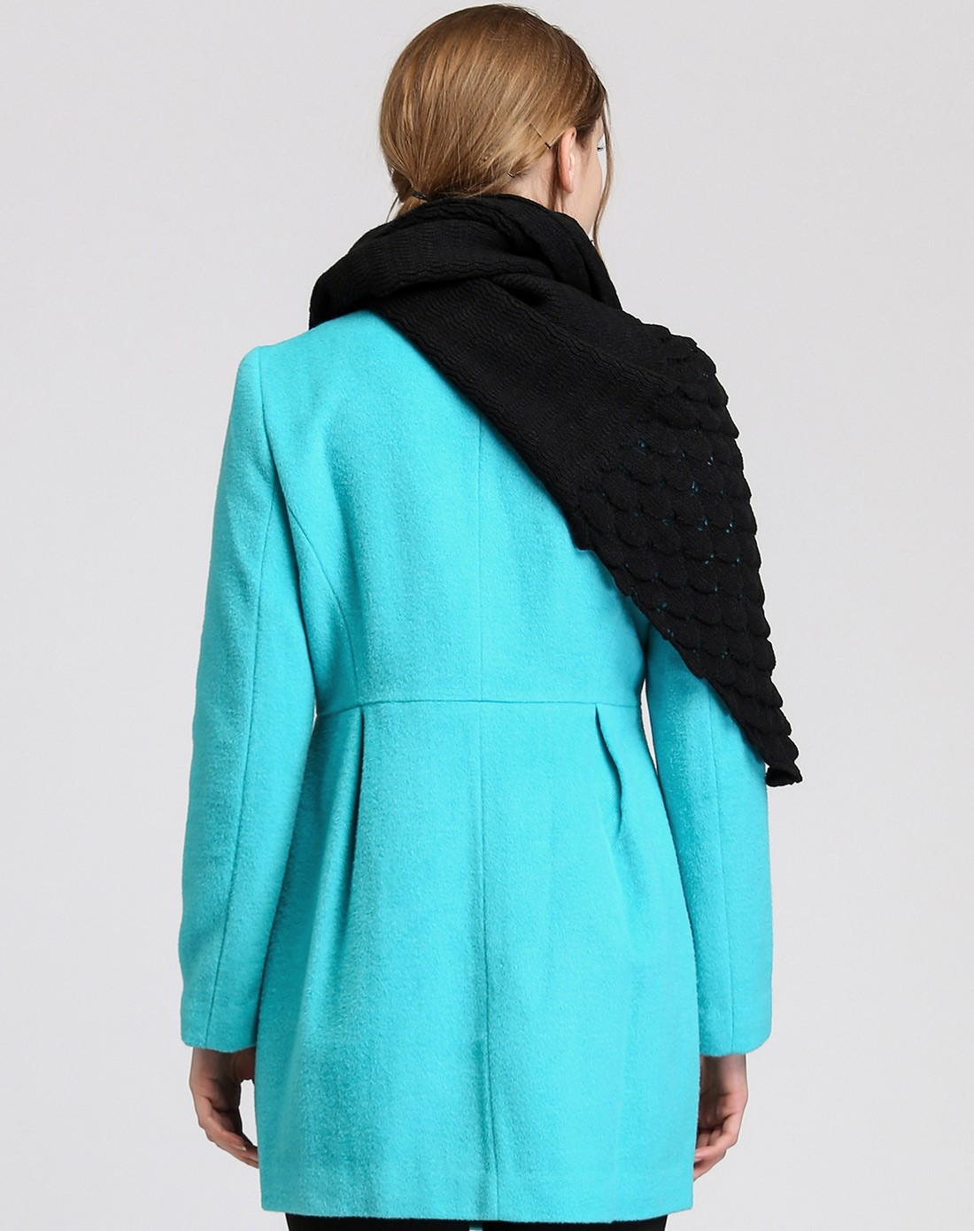 湖兰色双排扣大衣