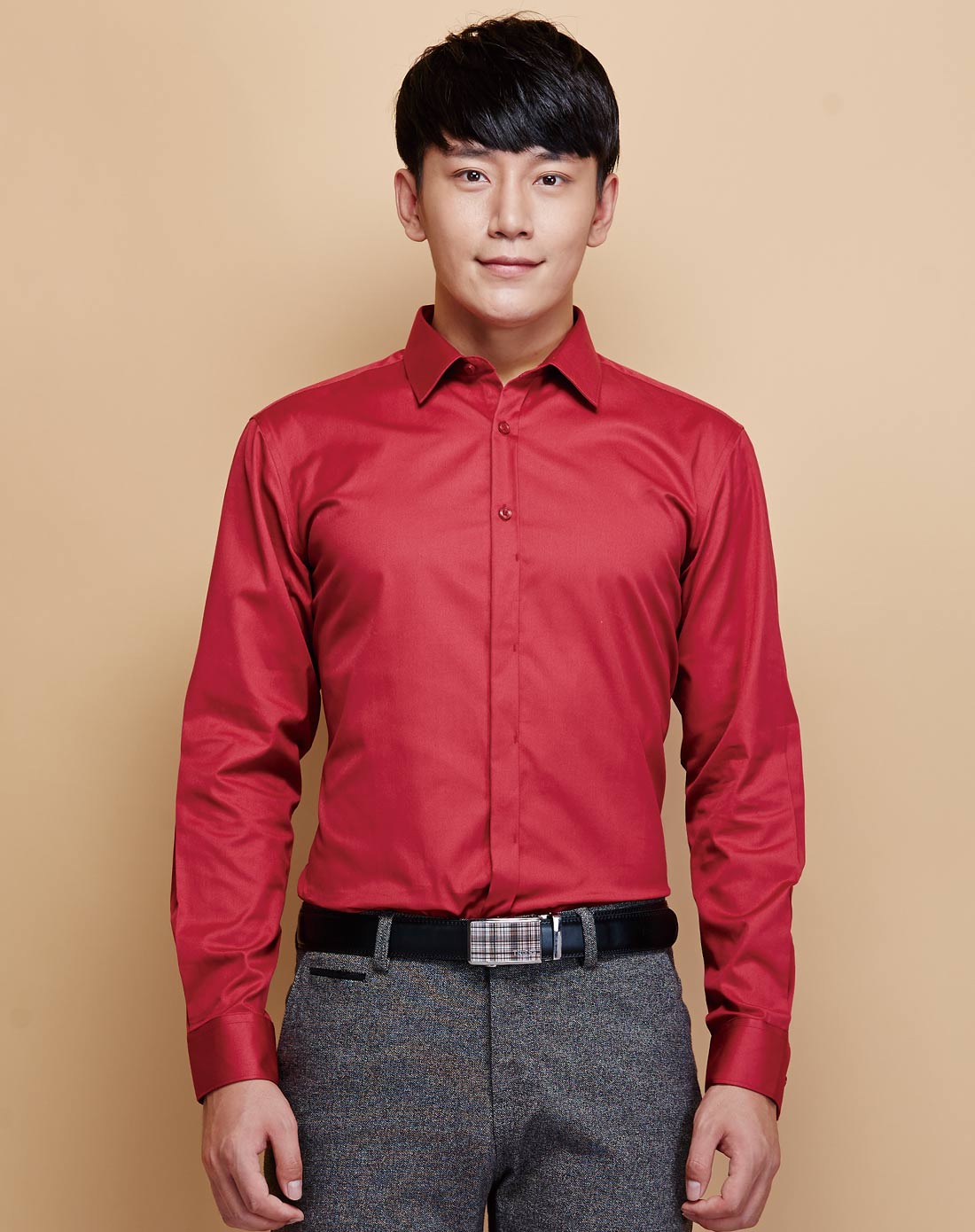 男装红色衬衫