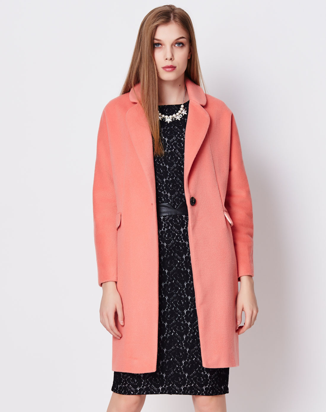 女款橘粉色长款大衣