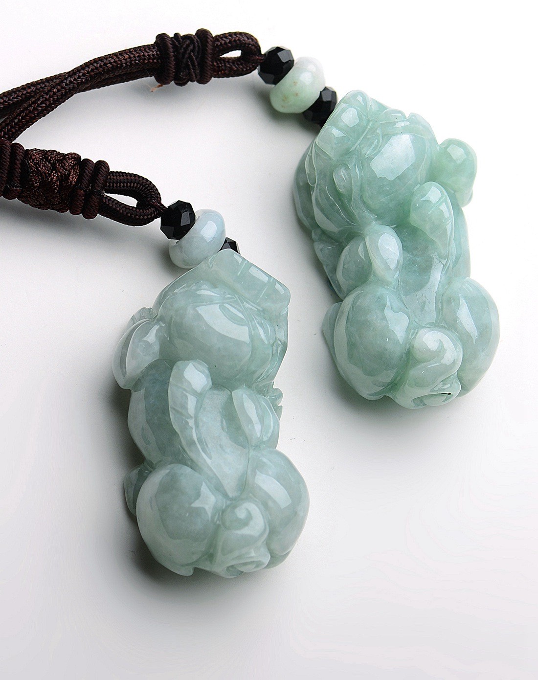 a货翡翠冰糯种浅绿饱满招财貔貅吊坠(一对)