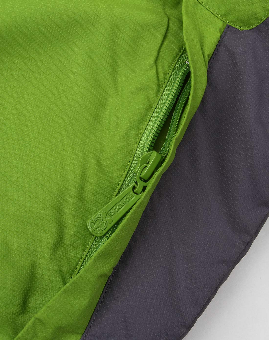 中性绿色儿童冲锋衣套装