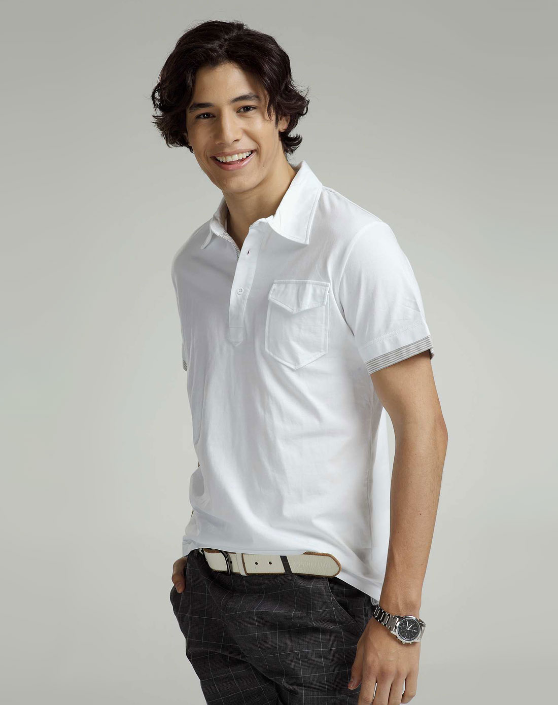 漂白色简约翻领短袖t恤