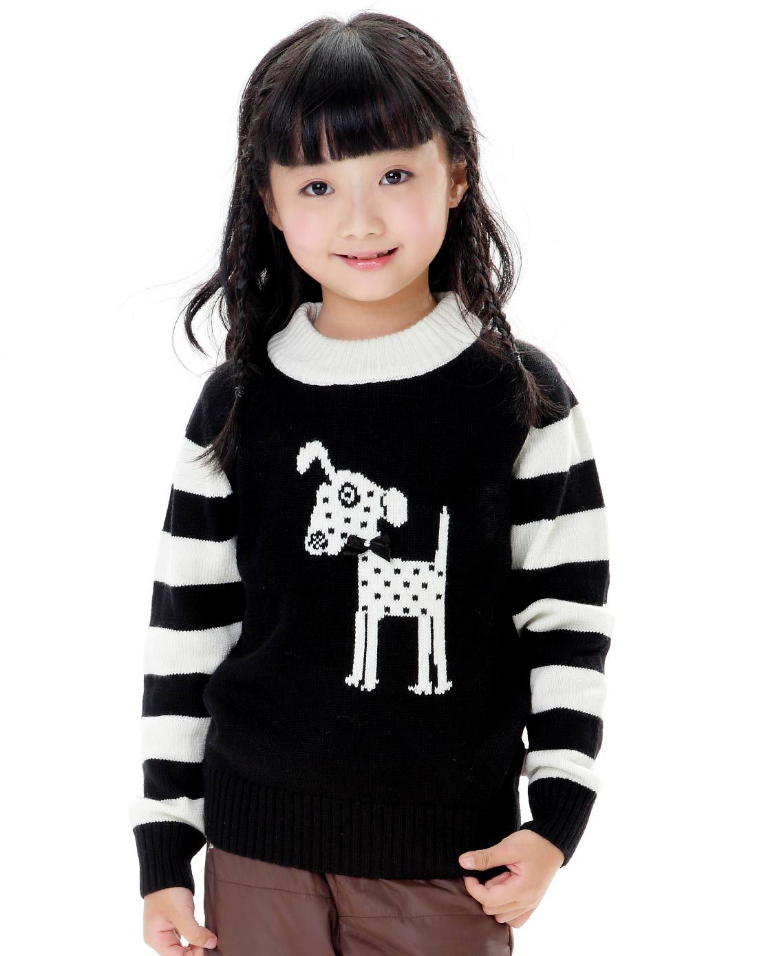女童黑色毛衣