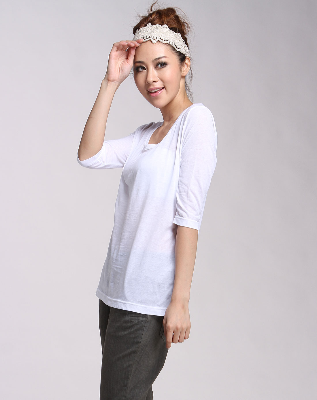 翌葳ivvi女装专场-白色圆领简约中袖t恤