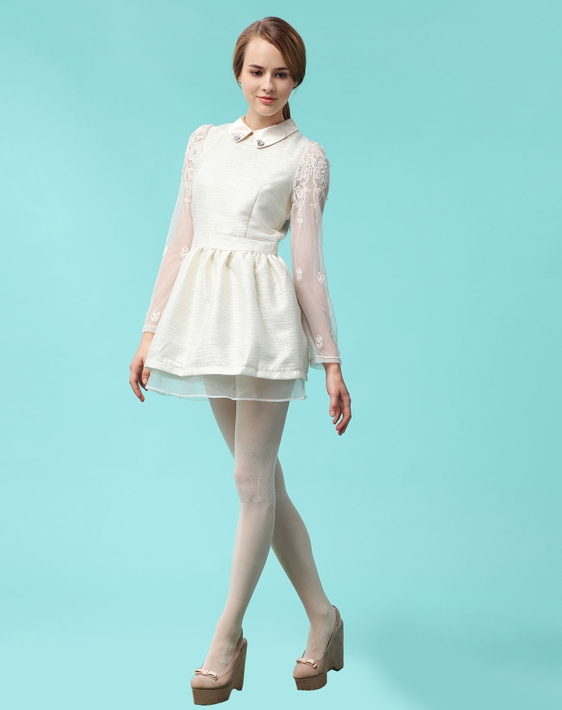 白/金色甜美镶珠长袖连衣裙