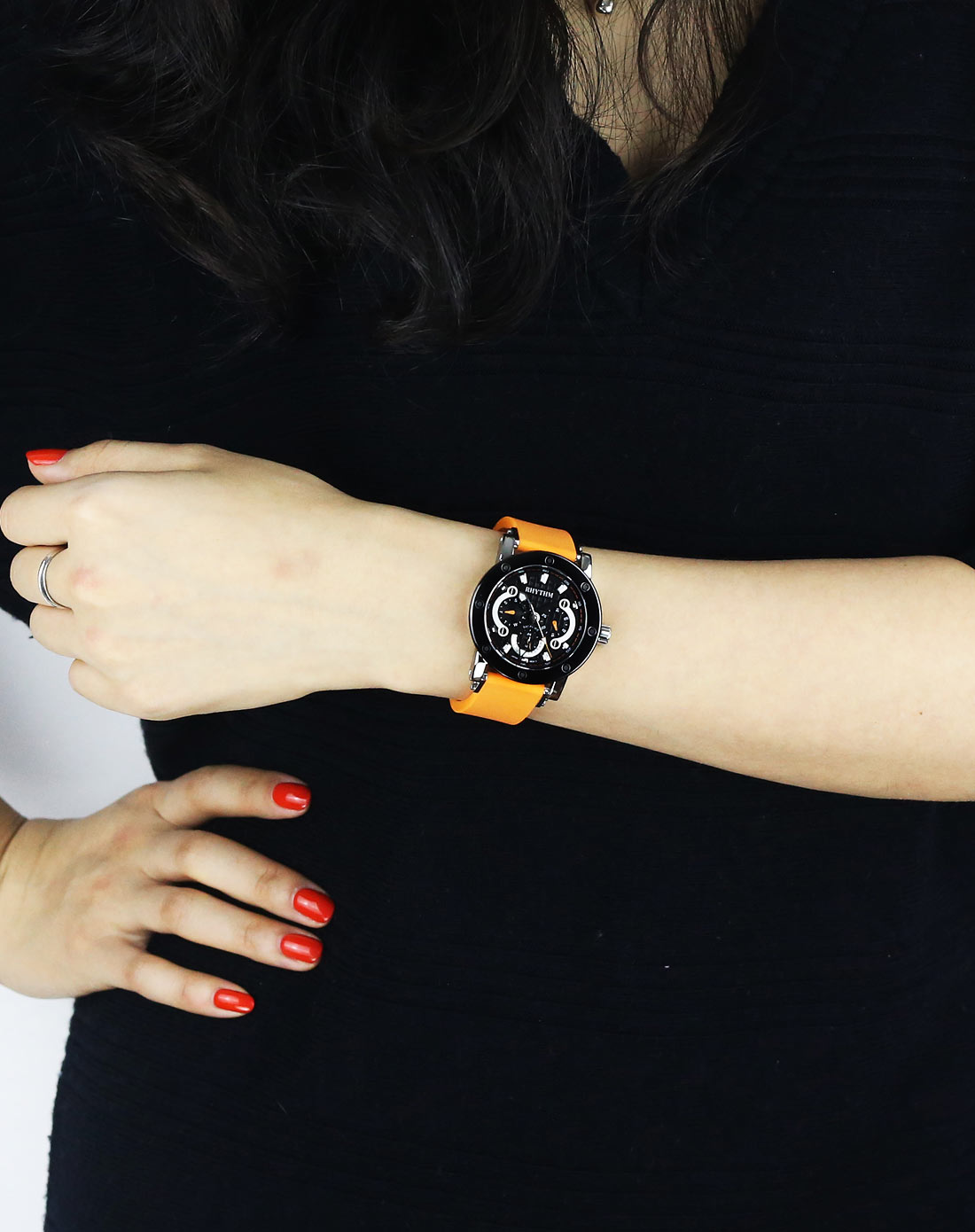 唯品专供款 石英女式腕表 黑色表盘 热带高档橡胶表带 i1204r01