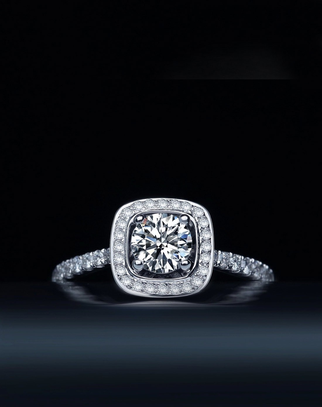 珂兰钻石饰品专场-18k金80分群镶奢华钻戒女款芳菲