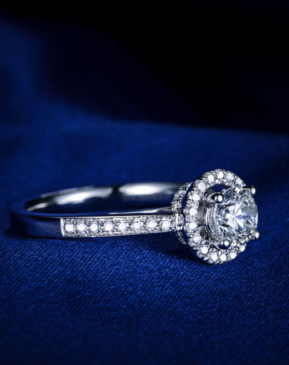 白18k金共70分钻石女戒