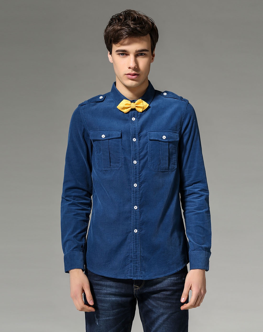 男款天蓝色长袖衬衣