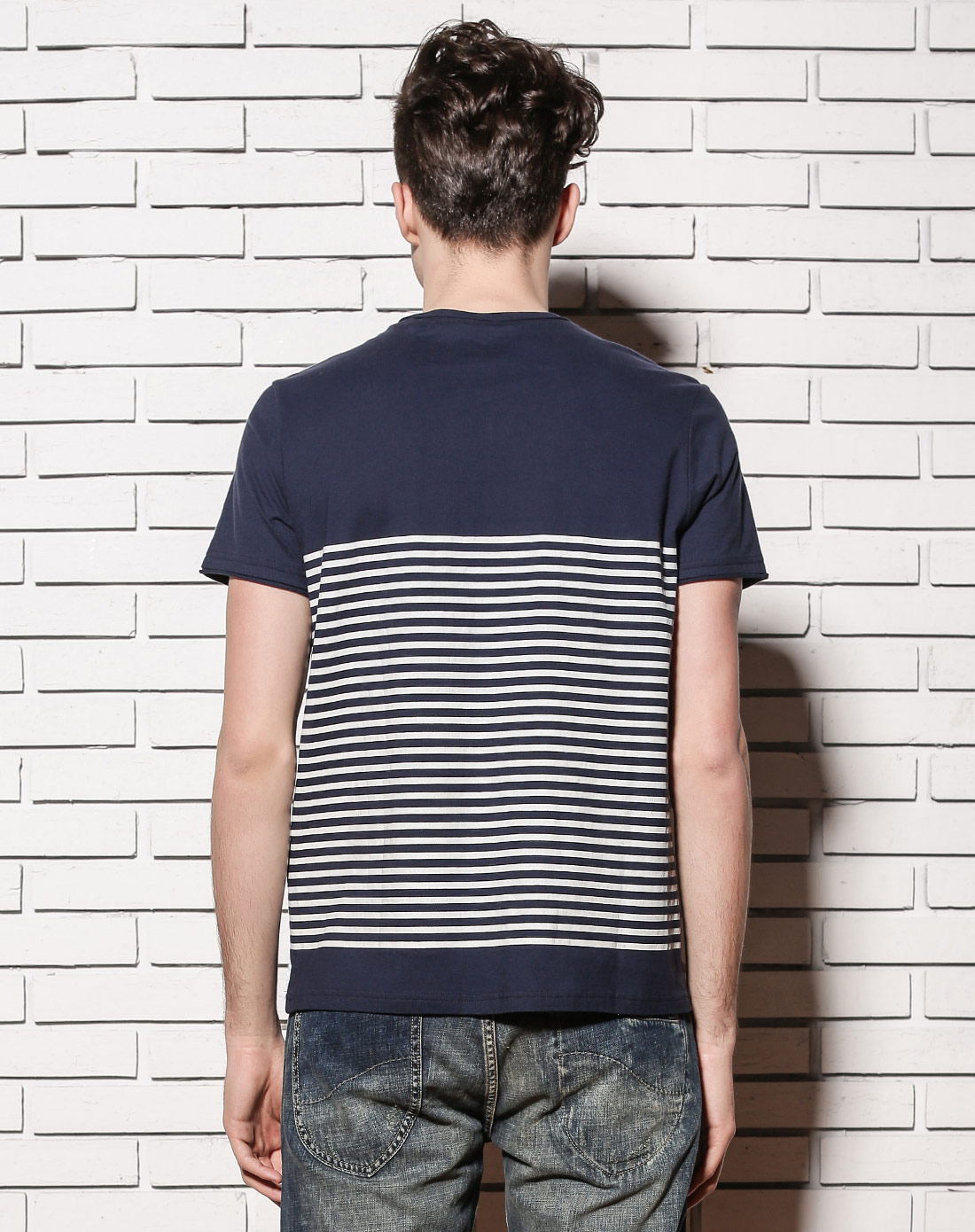 男装海军蓝条纹圆领短袖t恤