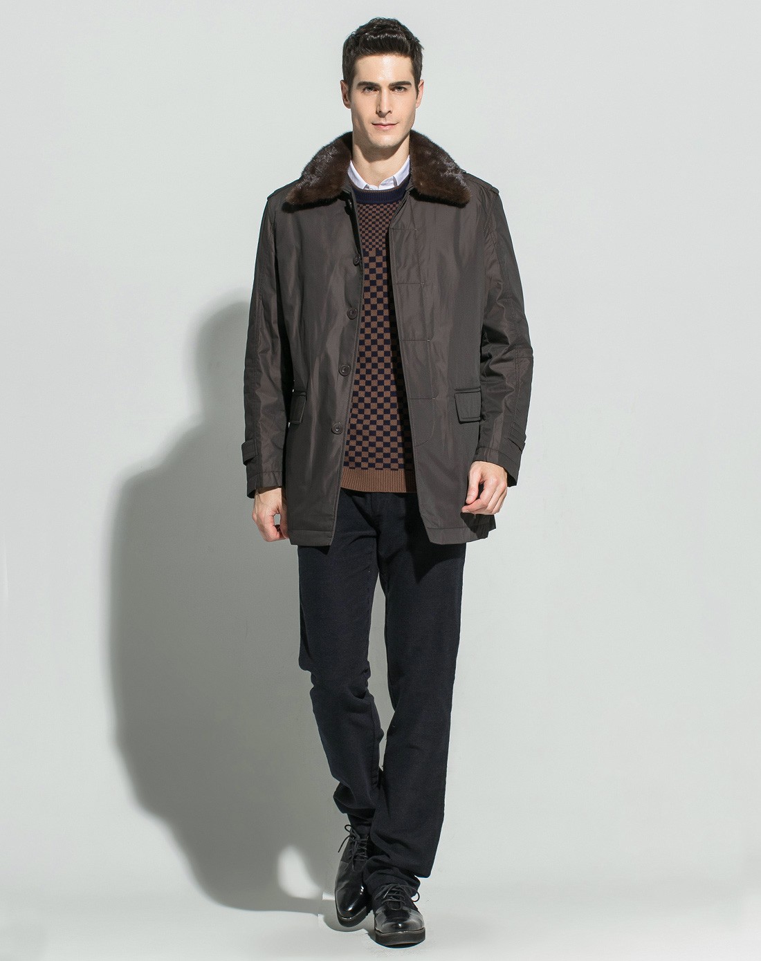 驼灰色水貂毛领大气商务尼克服