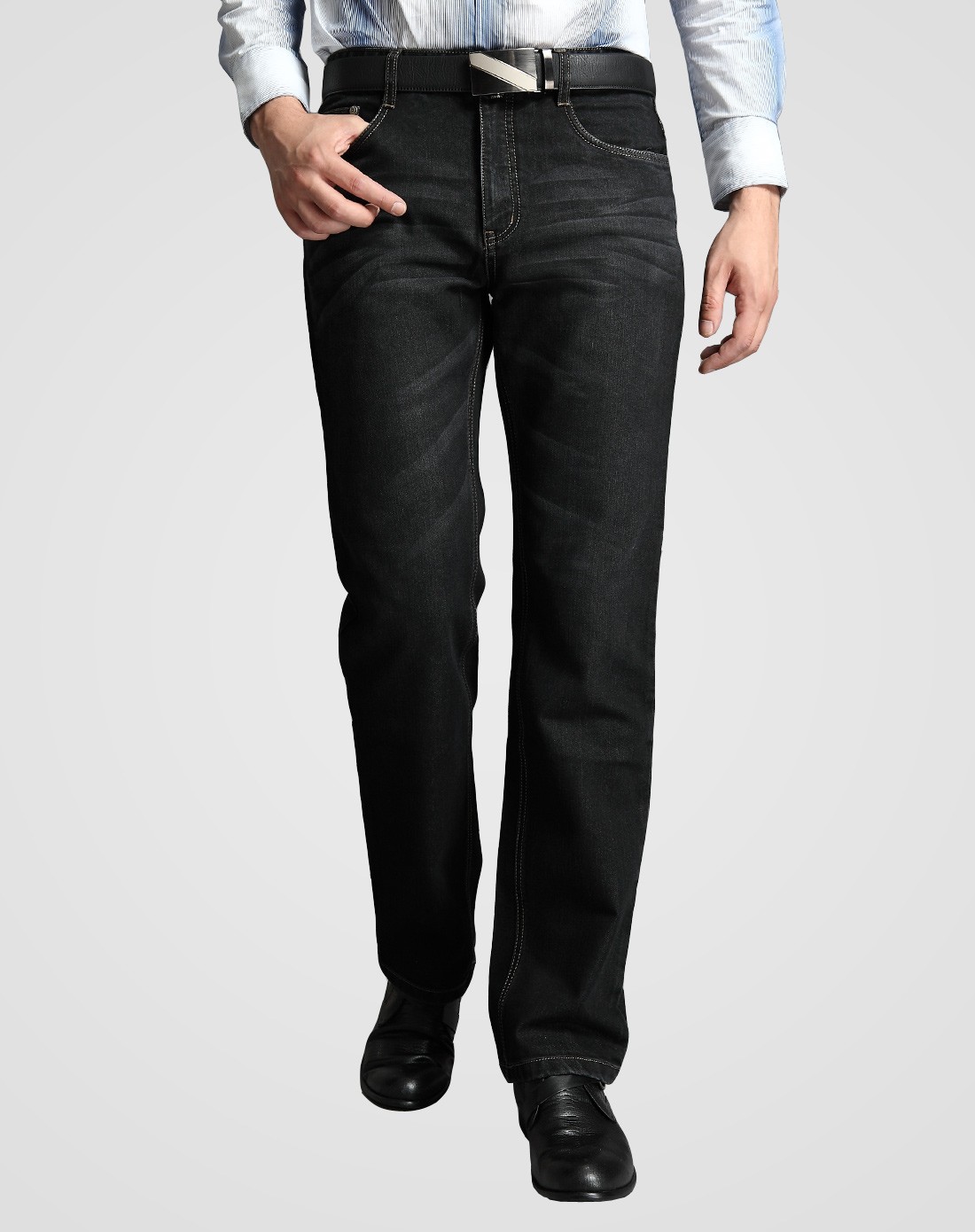 黑色水洗直筒中腰商务牛仔裤