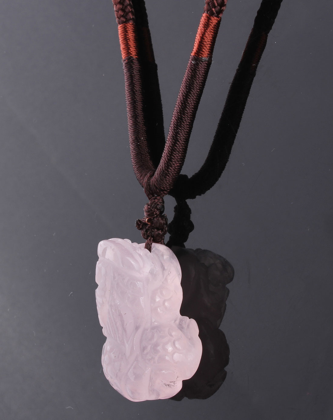 天然粉晶貔貅吊坠手工雕刻