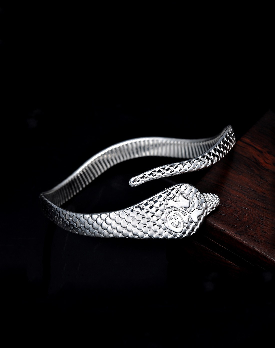 s999千足银手镯蛇盘福星 30g(配检测证书)