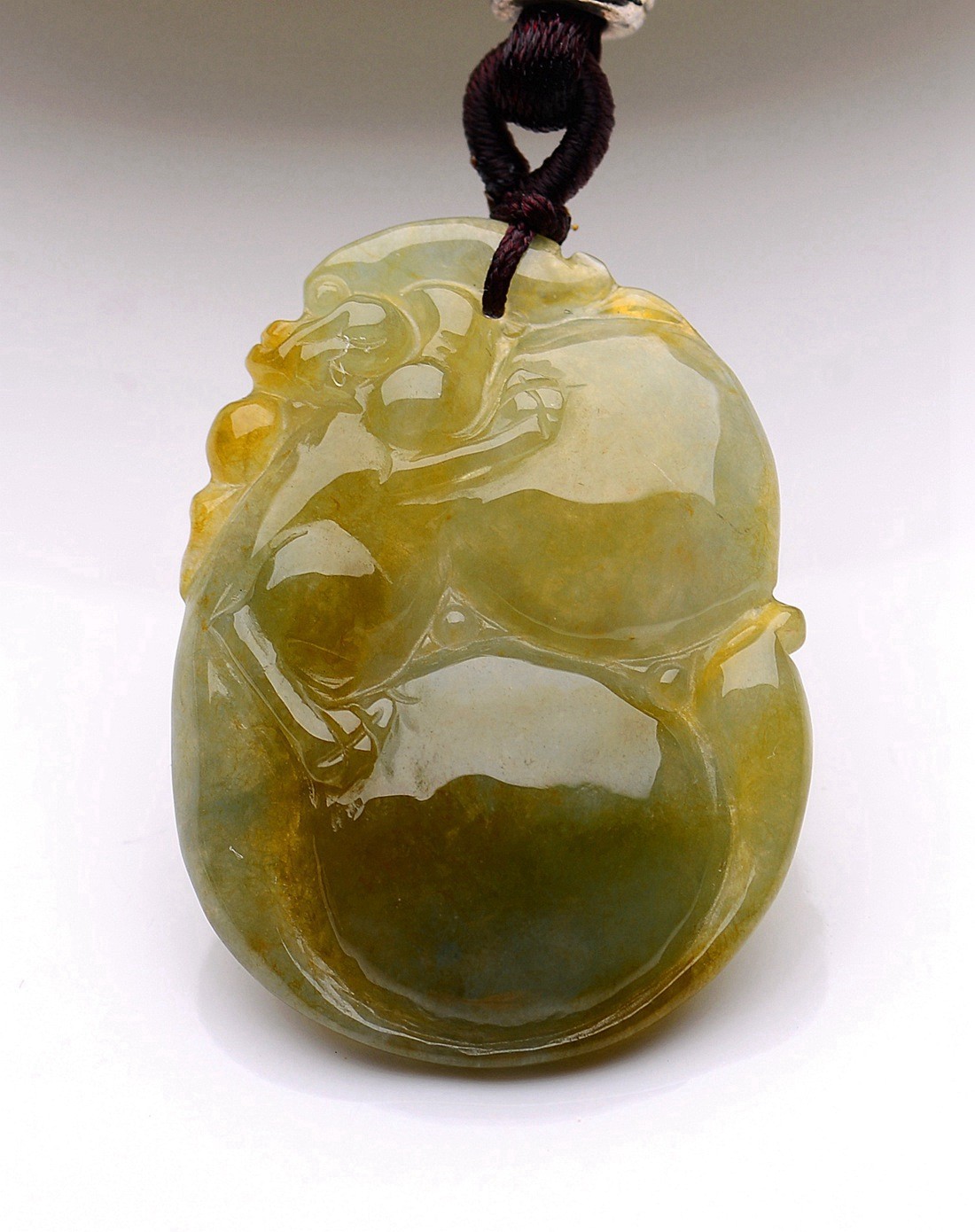 冰糯种黄翡盈润巧雕福禄一生a货翡翠吊坠(附权威证书)