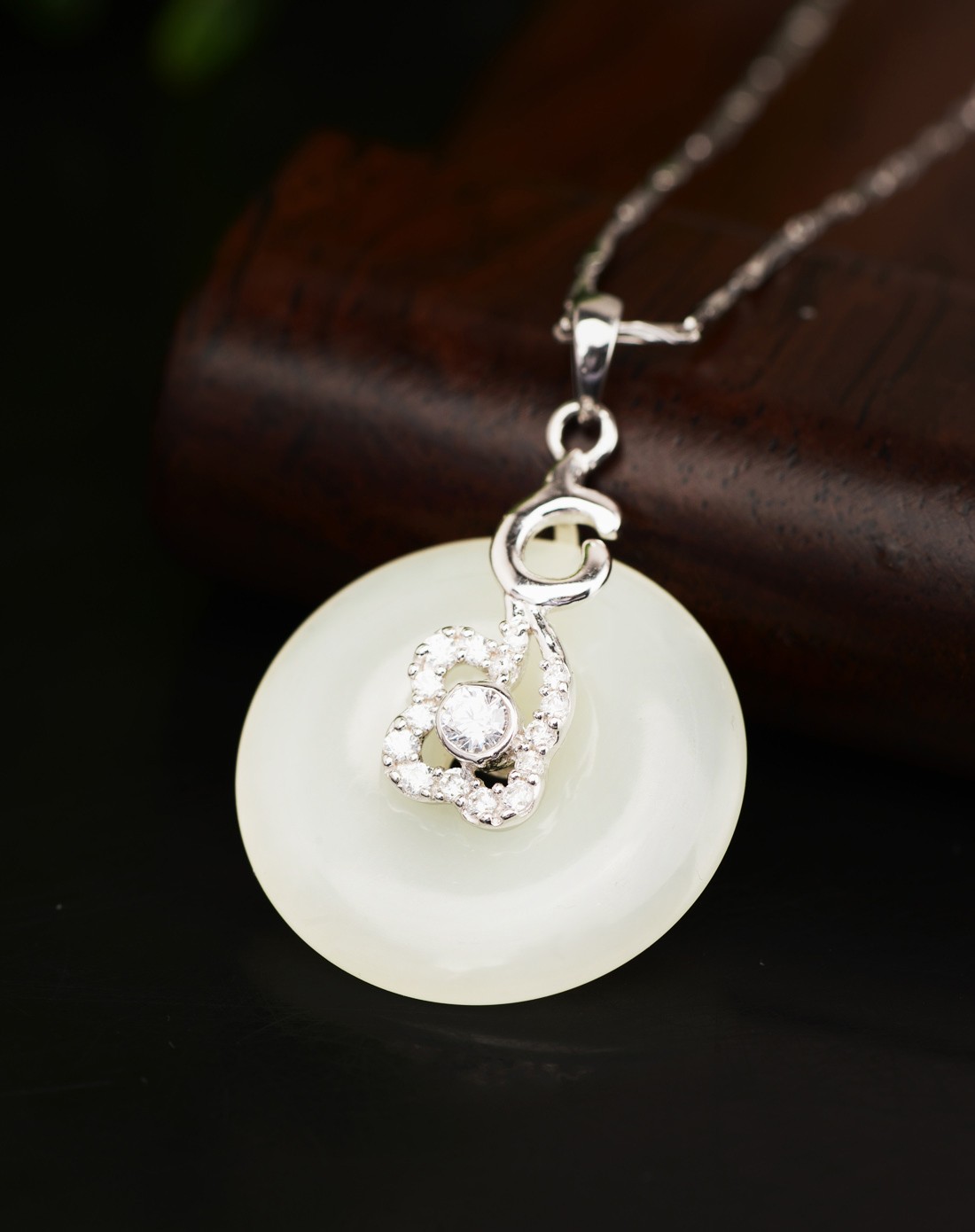 s925银镶嵌和田羊脂白玉富贵花开平安扣吊坠(国家权威证书)赠s925银链