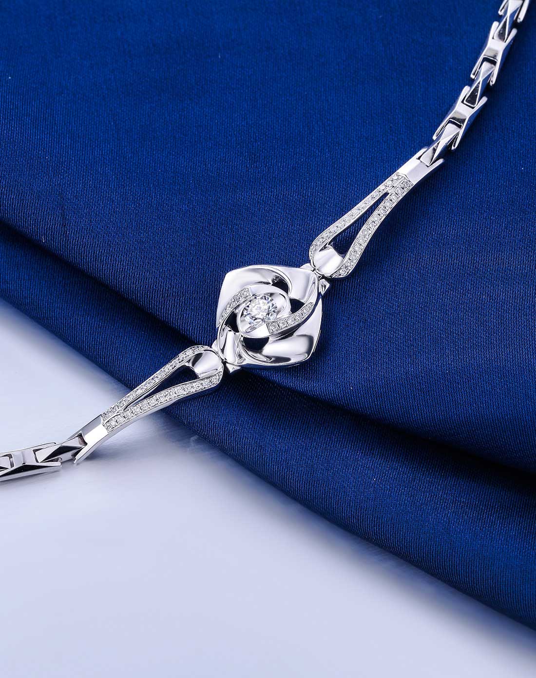 pt950铂金豪华钻石39分i-j vvs 手链