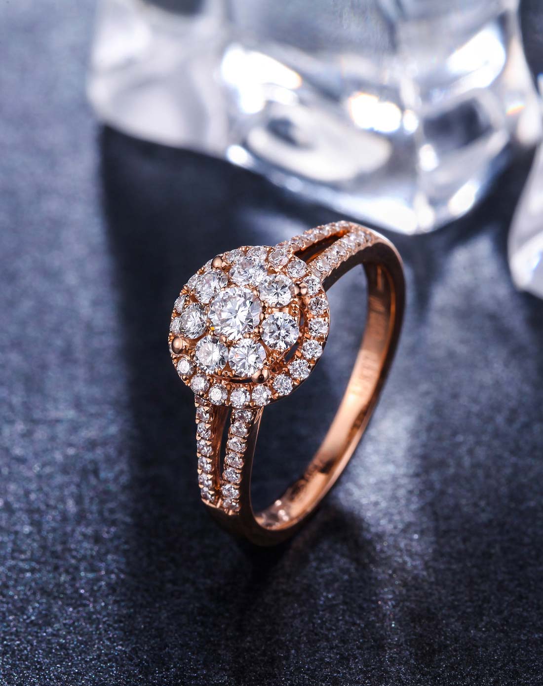 18k玫瑰金豪华群镶简雅钻石共76分钻戒女款