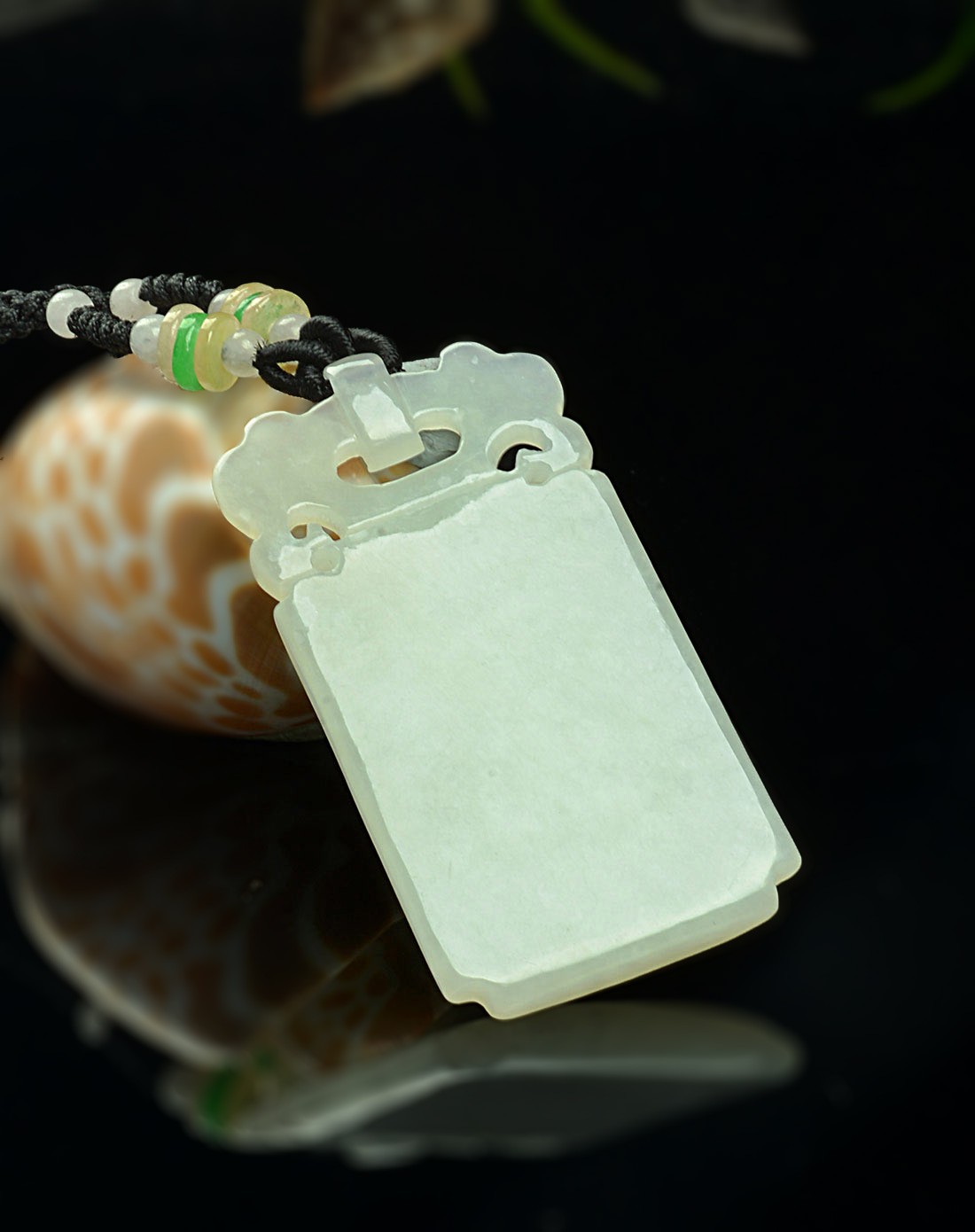 天然极润和田白玉平安牌吊坠(国家权威鉴定)