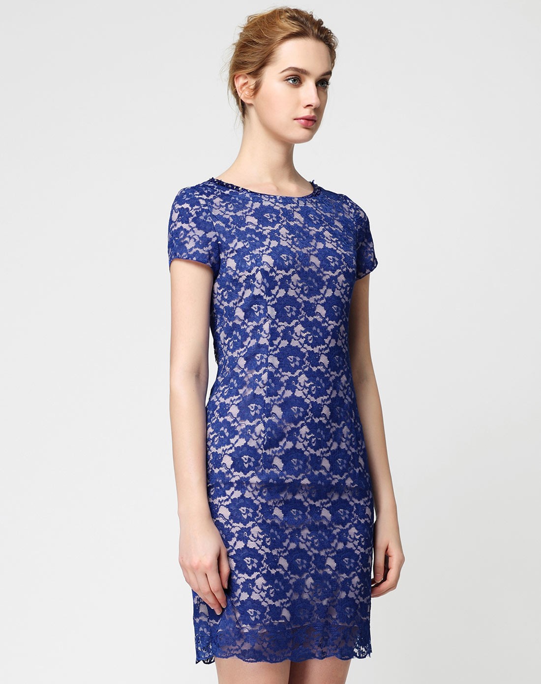 宝蓝色唯美蕾丝短袖连衣裙