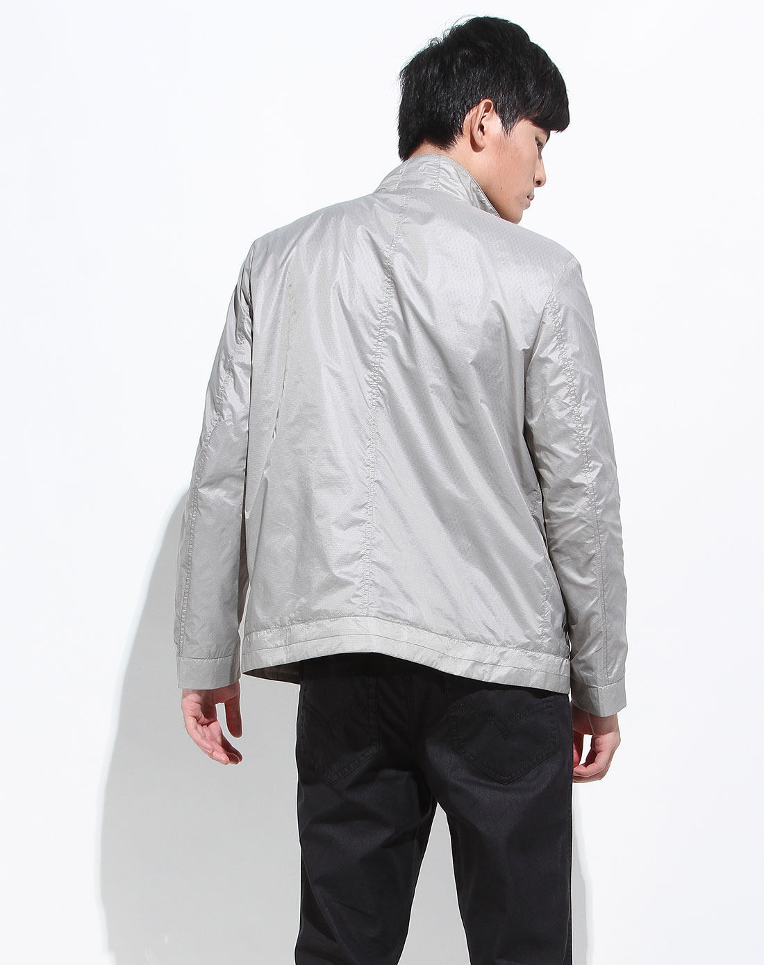 米灰色简约长袖茄克