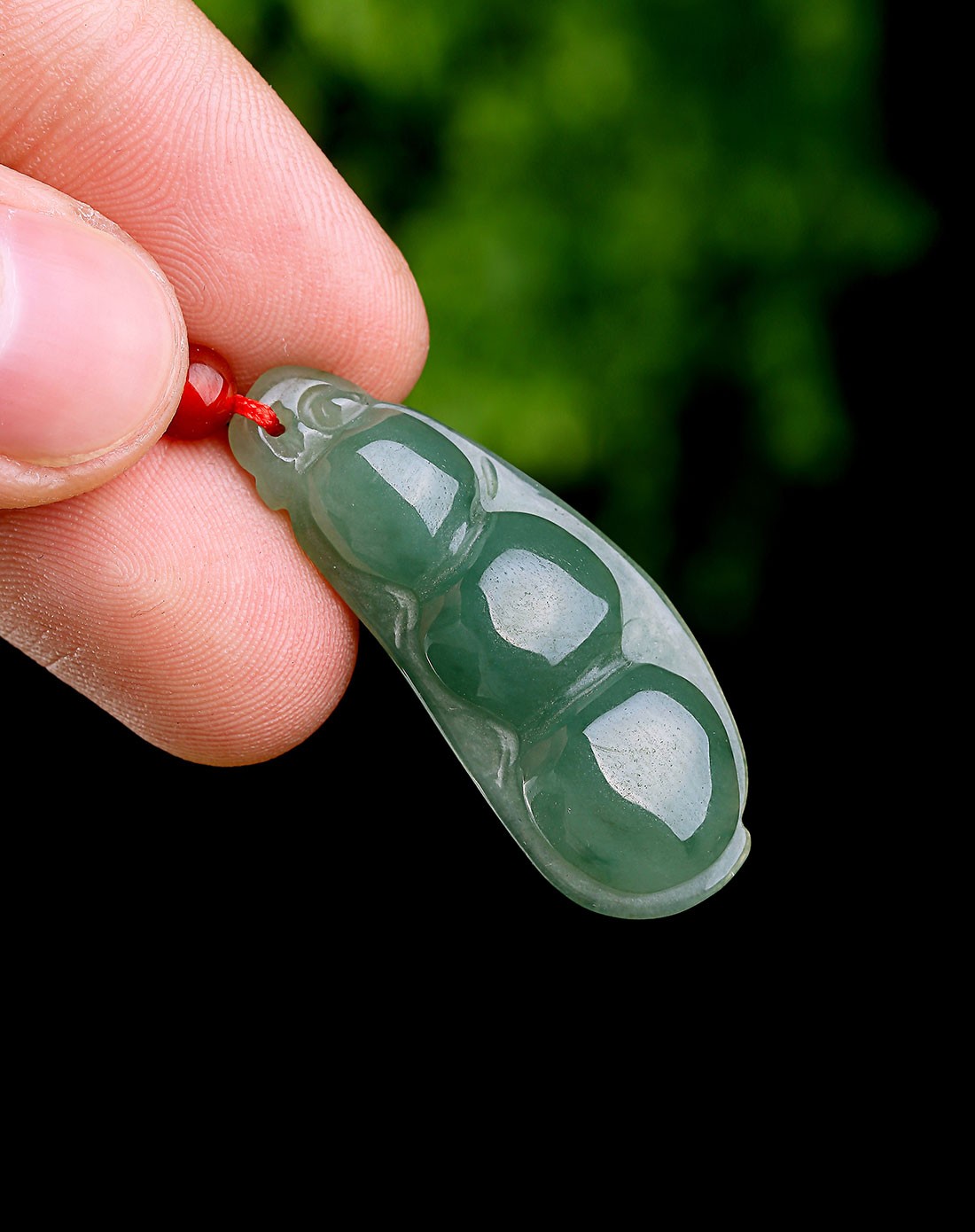 精雕超细腻冰种饱满绿底富贵豆 四季富贵吊坠