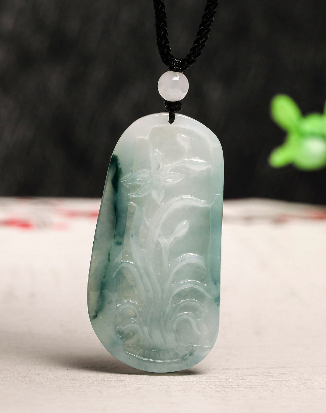 雅致清新贵人相助兰花a货翡翠挂件(附国检证书)