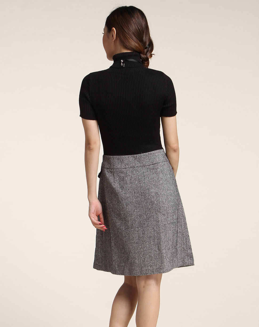 蜜雪儿mysheros女装专场-黑灰色高领拼料短袖连衣裙