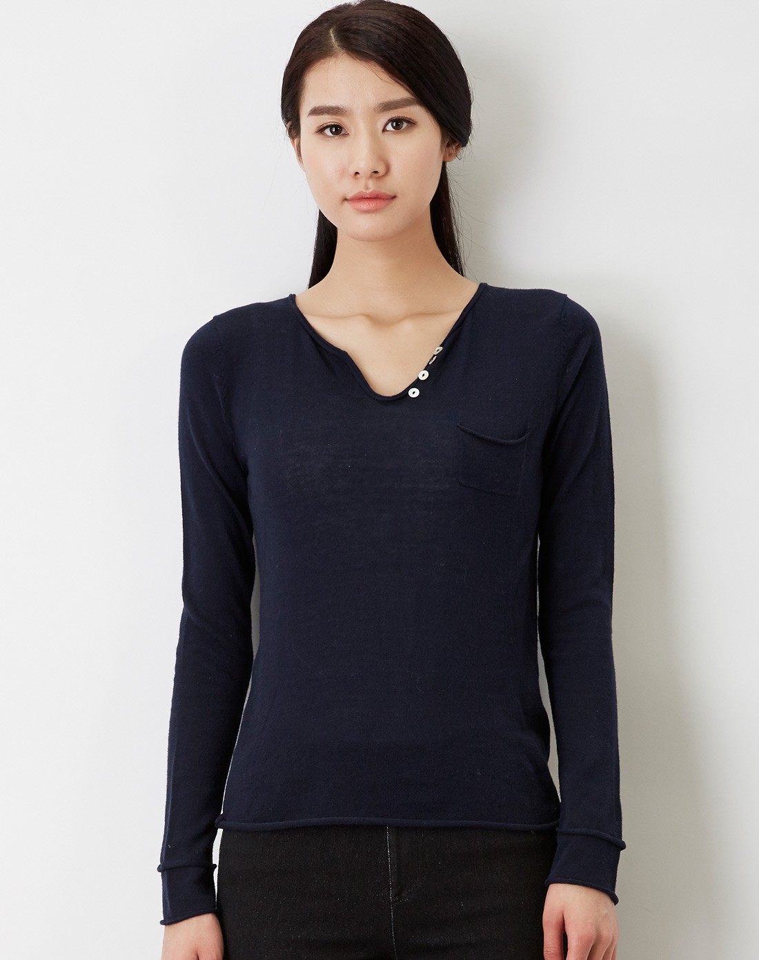 u型领薄款长袖针织衫