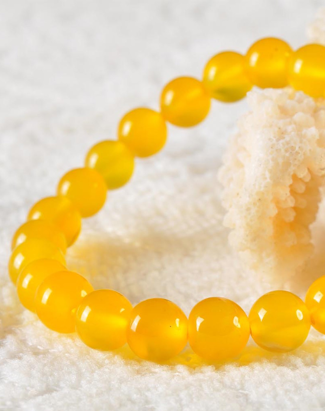 天然黄玛瑙手串(国家权威证书)