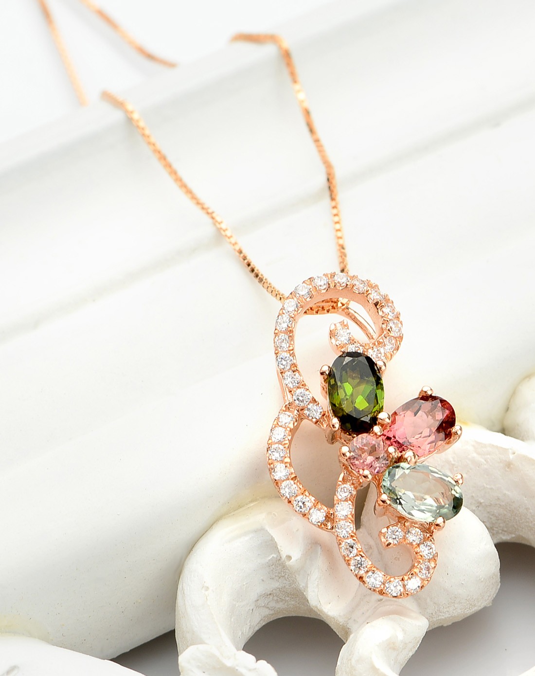 博金珠宝bojin首饰专场天然精品碧玺帘心银吊坠(国家权威证书)gbojin