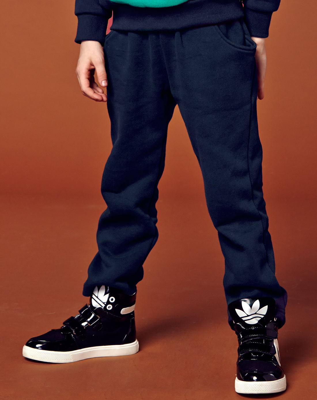 男童蓝黑色裤子