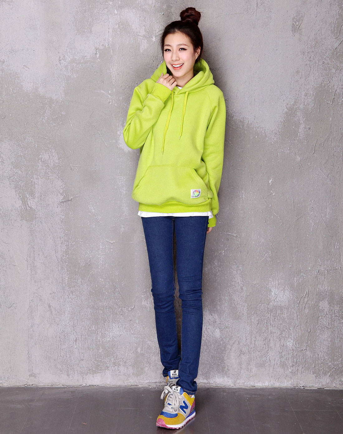 韩都衣舍hstyle女装专场-荧光绿长袖抓绒带帽卫衣