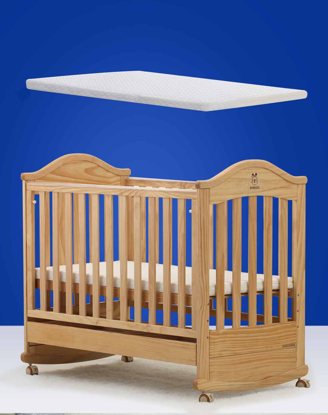 巴布豆90°顺滑侧栏带抽屉婴儿床木色椰棕床垫套餐(赠送蓝色蚊帐)