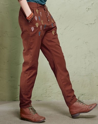 手语 文艺复古前襟树叶绣花休闲裤